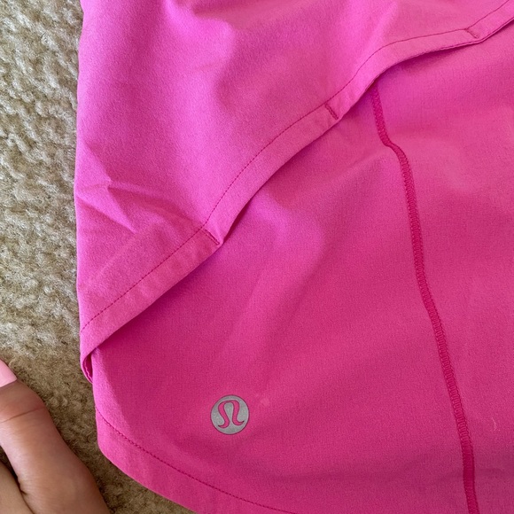 Lululemon Speed Up Short- Size 6 - Picture 4 of 5